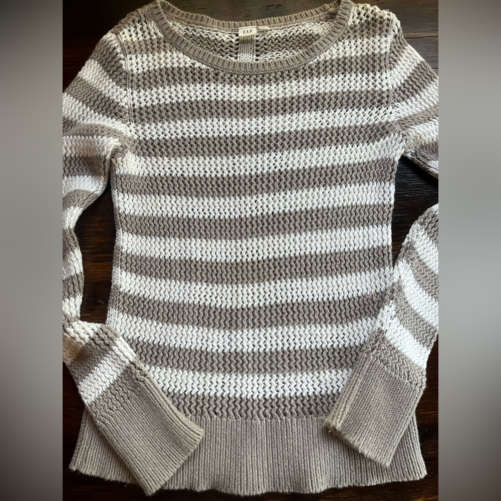 GAP Striped Crewneck Sweater in Gray & White